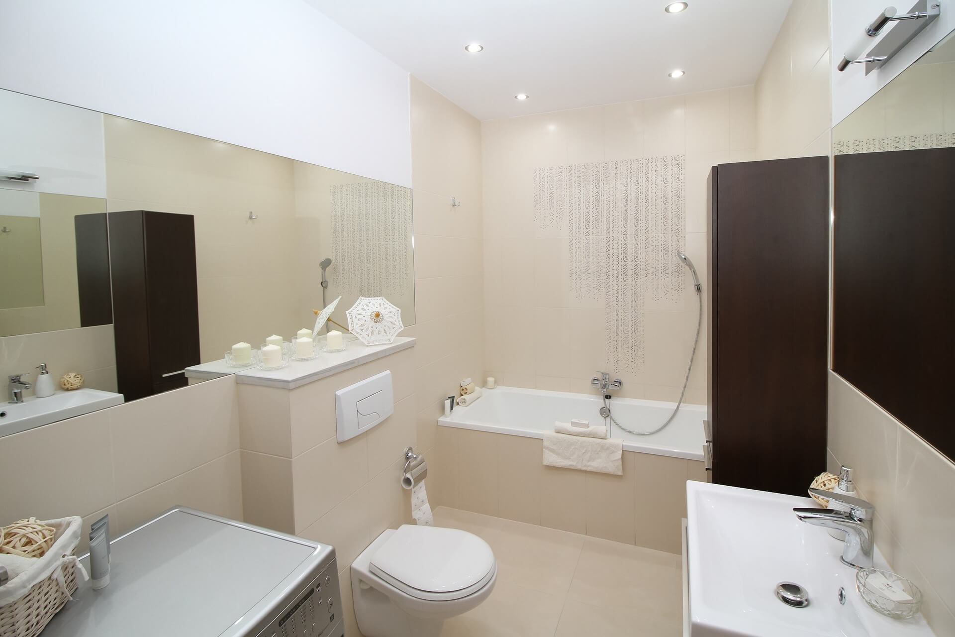 bathroom-2094733_1920 1